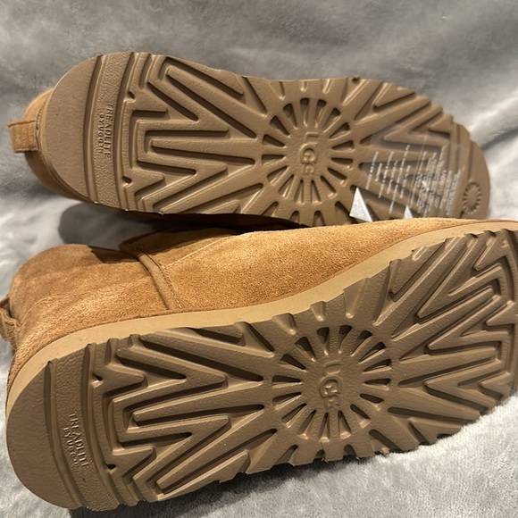 Ugg boot - Picture 4 of 6